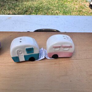 Cracker Barrel Camper Salt Pepper Shakers Set Pink Teal Travel Trailer RV